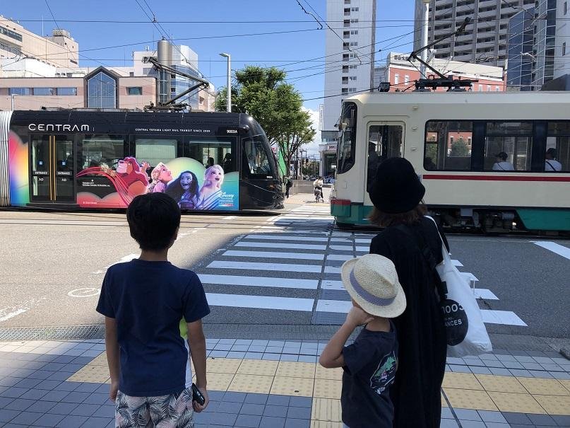 富山駅前